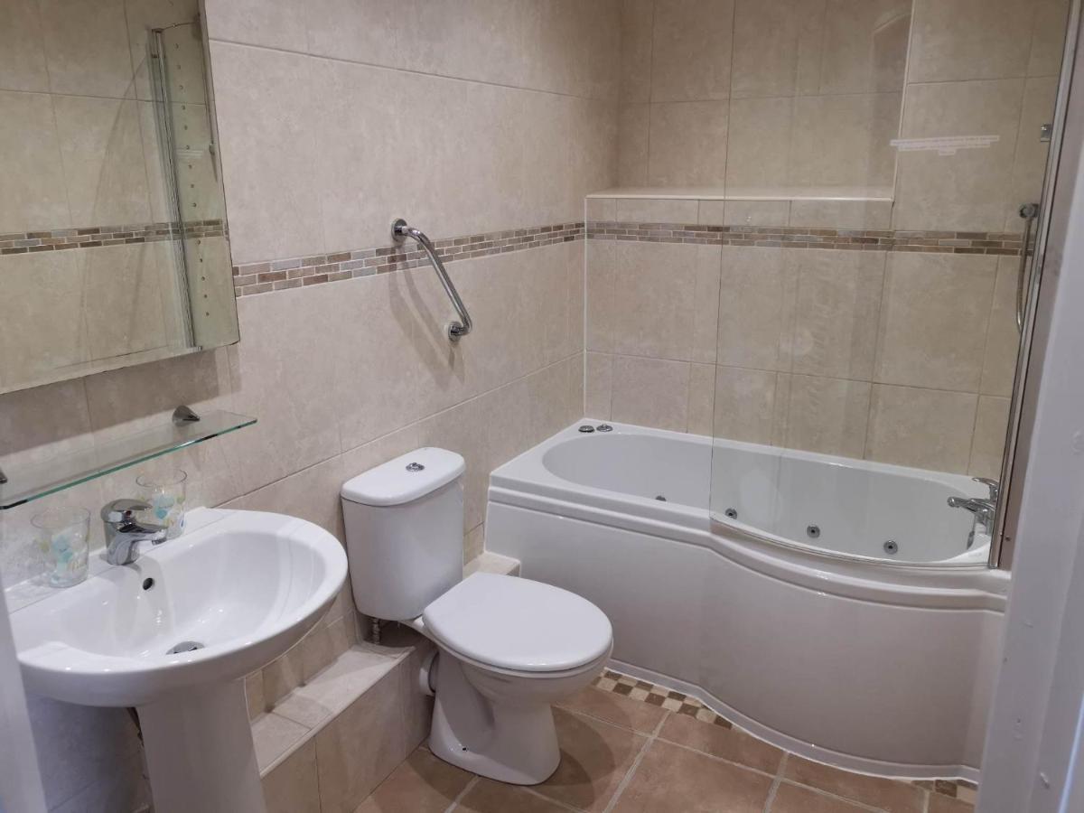 Llety Teifi Guest House คาร์ดิแกน ภายนอก รูปภาพ